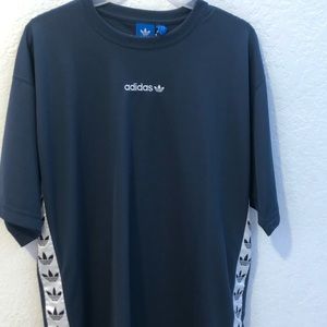 Men’s adidas shirt